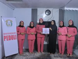 Sentuhan Hangat Bhayangkari untuk Keluarga Alm. Aiptu Apendra: Kunjungan dan Pemberian Tali Asih di Rumah Duka