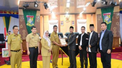 Hadiri Rapat Paripurna DPRD Kampar, Bupati Ahmad Yuzar Sampaikan LKPJ Tahun 2025