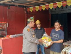 Polsek Kampar Bantu Korban Angin Puting Beliung Lewat Bansos Jumat Barokah Bersama PT. Green Palma   