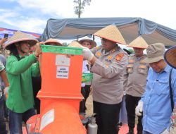 Kapolres Kampar Hadir Saksikan Panen Jagung Pipil dan Dukung Swasembada Pangan