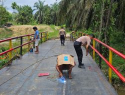 Progres Pembangunan Jembatan Sei Silam Capai 65%, Hari Ke-11 Fokus Pengecatan dan Pemasangan Lantai Besi
