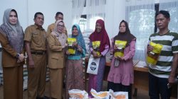 Wabup Kampar Serahkan Bantuan Sembako dari Bapanas