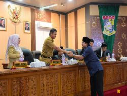 Bupati Kampar Sampaikan Jawaban Pemerintah Atas Pandangan Umum Fraksi DPRD Terhadap LKPJ Tahun 2025