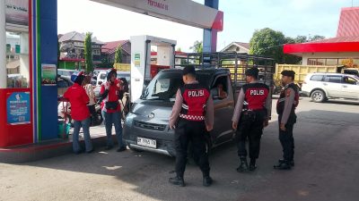 SAT SAMAPTA POLRES KAMPAR LAKSANAKAN PATROLI HUMANIS DI SPBU, ANTISIPASI KRISIS BBM DAN JAGA KAMTIBMAS