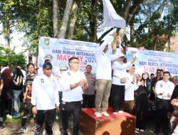 Kapolres Kampar Hadir Memeriahkan May Day, Gerak Jalan Santai DIikuti Ribuan Masyarakat dengan Tema “SATU TEKAD SATU TUJUAN SEJAHTERA BERSAMA”