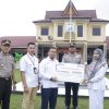 Kapolres Kampar Menyaksikan Penyerahan Santunan, PT. Asabri Dan Bank Mandiri Taspen Beri Perhatian Kepada Keluarga Alm. Ipda Apendra