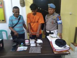 Polsek XIII Koto Kampar Berantas Narkoba, Pengedar Shabu Dikebun Sawit Diringkus – Ditemukan 55 Paket Sabu Dan Barang Bukti Beragam