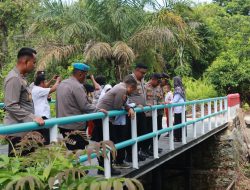 KAPOLRES KAMPAR LAKSANAKAN PENGECEKAN JEMBATAN BARU RENOVASI DI DESA SALO TIMUR