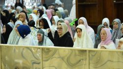 Shalat Id di Islamic Center Ketua TPP PKK Kampar Tinjau Penyembelihan Hewan Qurban