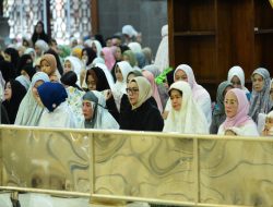 Shalat Id di Islamic Center Ketua TPP PKK Kampar Tinjau Penyembelihan Hewan Qurban