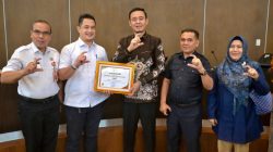PPID Utama Kampar Raih Predikat Informatif pada KI Award 2025 Riau