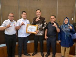 PPID Utama Kampar Raih Predikat Informatif pada KI Award 2025 Riau