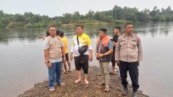 KAPOLSEK KAMPAR TURUN LANGSUNG CARI KORBAN TENGGELAM DI SUNGAI KAMPAR – TIM PENYELAMATAN MASIH BERUSAHA, KRONOLOGIS KEJADIAN TERUNGKAP