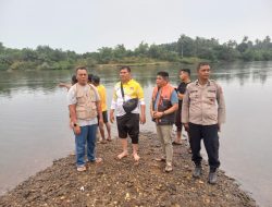 KAPOLSEK KAMPAR TURUN LANGSUNG CARI KORBAN TENGGELAM DI SUNGAI KAMPAR – TIM PENYELAMATAN MASIH BERUSAHA, KRONOLOGIS KEJADIAN TERUNGKAP