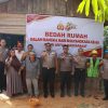 HARI BHAYANGKARA KE-80 DIISI BAKTI SOSIAL – POLRES KAMPAR BEDAH RUMAH DI BUKIT PERMAI