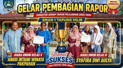 SMAN 1 Tapung Hilir Gelar Pembagian Rapor: Anggi Intaini Winata Pakpahan dan Syafira Dwi Aulya Raih Juara Umum
