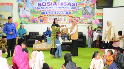 Bunda PAUD T.Nurheryani Ahmad Yuzar Buka Sosialisasi Wajib Belajar 1 Tahun Pra Sekolah