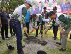 Sinergi Pemkab dan Kemenag Kampar, Tanam Bibit Durian Gerakan Penghijauan Ekoteologi