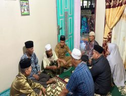 Bupati Kampar Melayat ke Rumah Duka Tokoh Perempuan Desa Petapahan Kampung