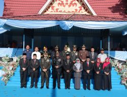 Polres Kampar Gelar Upacara Hari Bhayangkara Ke-80 – Kapolres Bacakan Amanat Presiden, Serahkan Penghargaan & 5 Unit Hentraktor