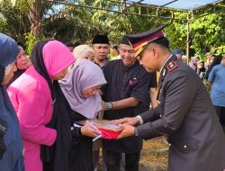 Polres Kampar Berduka – Upacara Pemakaman Personil Aipda Supriandi Dilaksanakan Dengan Khidmat Di Kuok