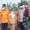 Bupati dan Wabup Kampar Kawal Pemadaman di Desa Rimbo Panjang