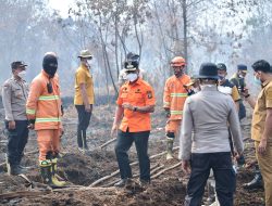 Bupati Kampar Berkomitmen Atasi Karhutla di Rimbo Panjang.