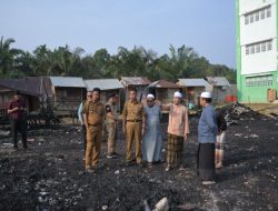 Bupati Kampar Tinjau Lokasi Kebakaran di Ponpes Syekh Burhanuddin Kuntu