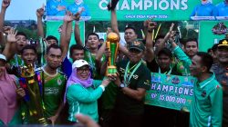 Wabup Kampar Tutup Turnamen Sepak Bola Gala Desa Kuok se-Kabupaten Kampar 2026