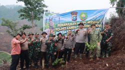 Polres Kampar & Kodim 0313/KPR Hijaukan Lahan Pasca Kebakaran