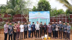 Wakili Bupati, Plt. Kadis Dikpora Kampar Letakkan Batu Pertama Pembangunan Asrama Ponpes Ibnu Jarir Kumantan