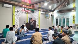Kapolsek Kampar Kiri Gelar Subuh Keliling, Ajak Warga Aktif Jaga Kamtibnas Yang Kondusif