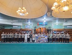 Polisi Bersama Masyarakat — Personel Polres Kampar Hadir Sholat Subuh Berjamaah