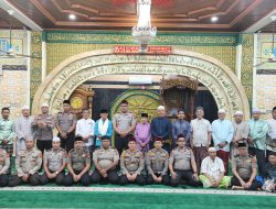 Sejak Fajar, Kapolres Kampar & Warga Satu Baris di Masjid Baitul Sholihin
