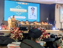 Wisuda Mahasiswa Polkam, Bupati Ahmad Yuzar Berikan Pesan dan Trik Hadapi Dunia Kerja