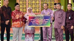 Wabup Kampar Serahkan CSR PT Riau Petroleum Mahato