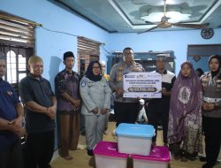 Tunjuk Peduli Korban Laka Lantas, Kapolres Kampar Temui Keluarga Almarhum Alfarezi